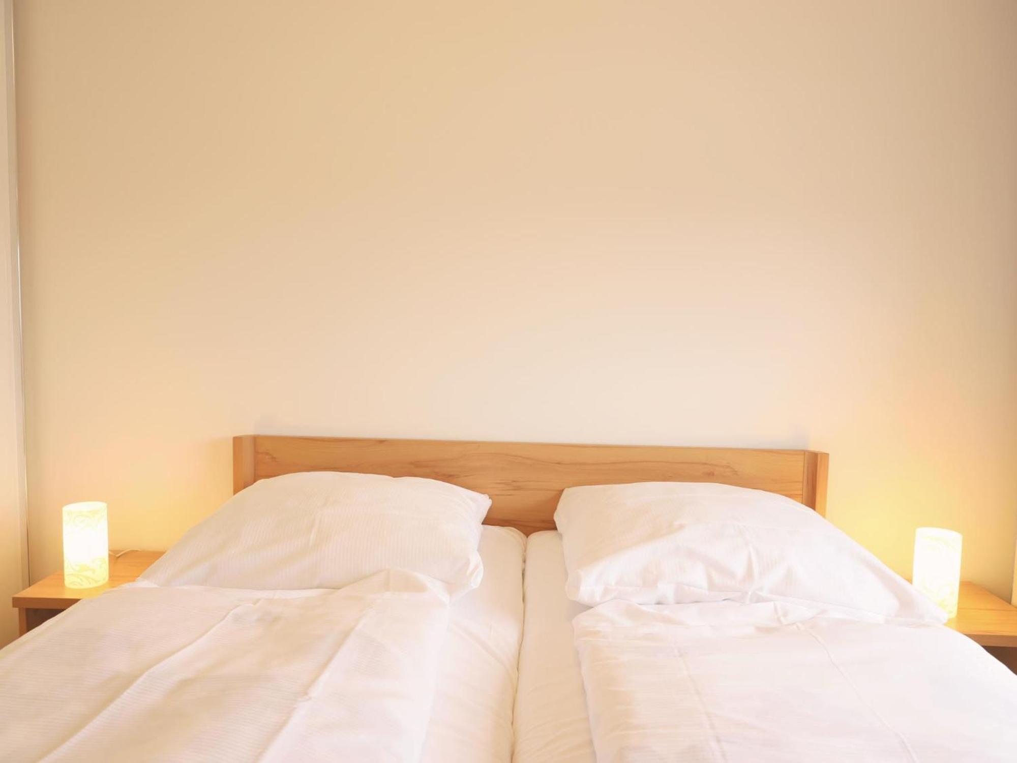 Einfaches 2-Zimmer-Appartement Mit Balkon. ヴェスターラント エクステリア 写真